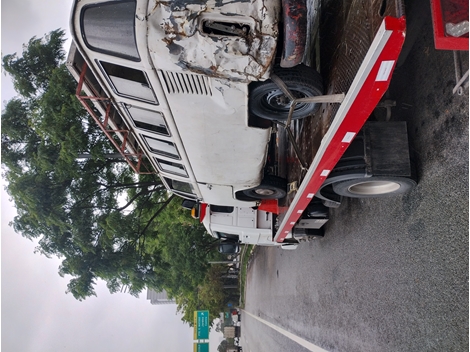 Guincho de utilitários na Rua da Paz 