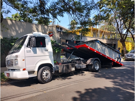 Guincho para Equipamentos na Avenida Vereador José Diniz 