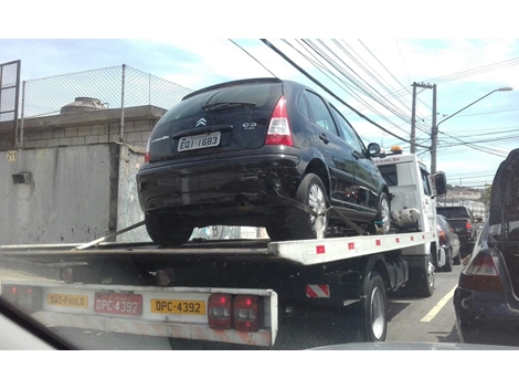 Guincho de Carro na Avenida Vereador José Diniz 