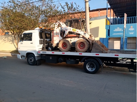 Guincho de Carro no jardim Mirna 