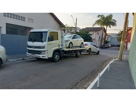 Guincho de Utilitários na Rua João Alfredo 